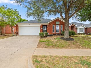 136 Goldeneye Ln, Fort Worth, TX 76120
