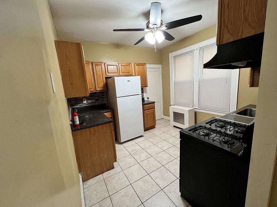 1st image of 177 Carolina Ave Floor 1