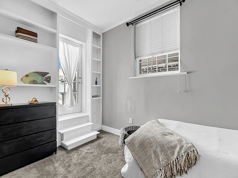 278 King St #C-1 — Photo 11