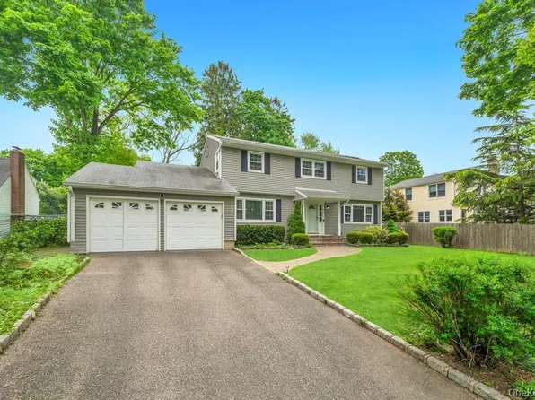 30 Fort Hill Road, Huntington, NY 11743
