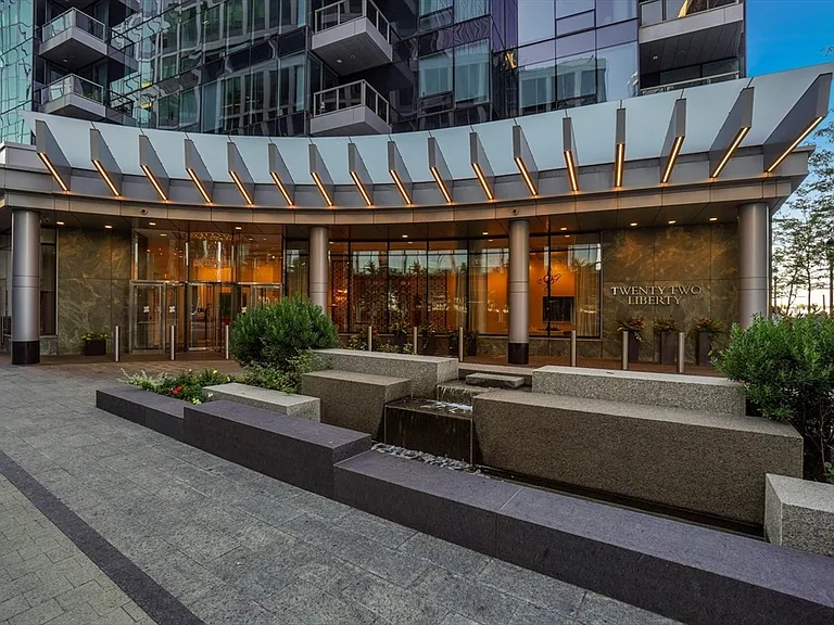 22 Liberty Dr #9G — Photo 27