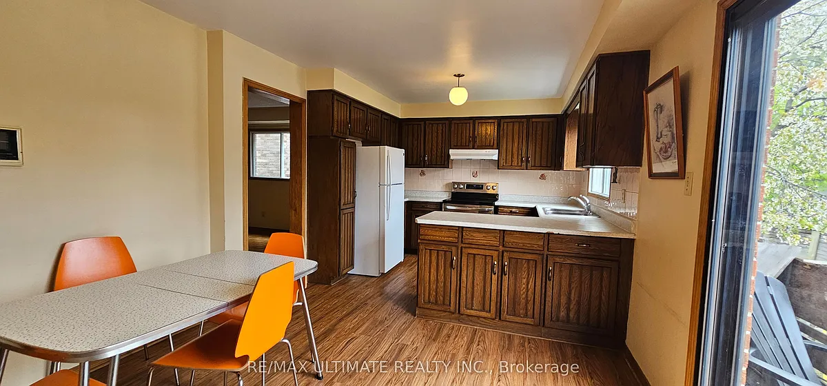 Building Photo - 1282 Dexter Cres #MAIN FLOOR
