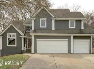 2435 NW Shady Bend Ln, Lees Summit, MO 64081
