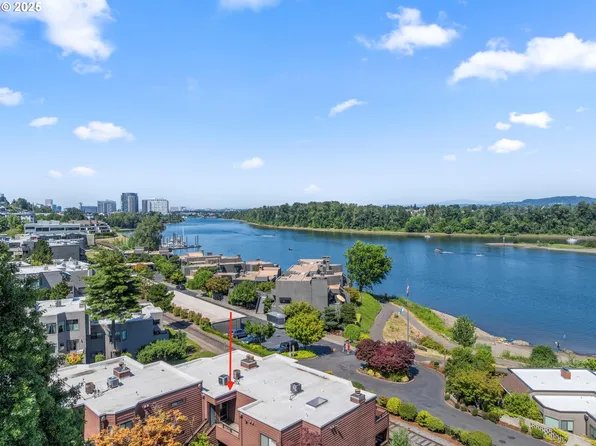 5924 S Riveridge Ln, Portland, OR 97239