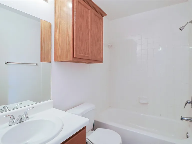 15125 Meredith Ln — Photo 13