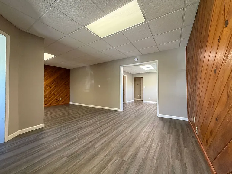 1701 Baxter Ave — Photo 3