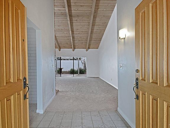 3rd image of 1081 Barrow Ct