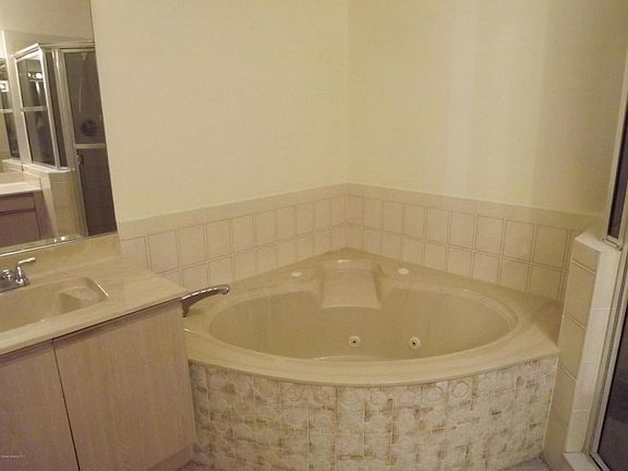 5th image of 3708 Muirfield Dr