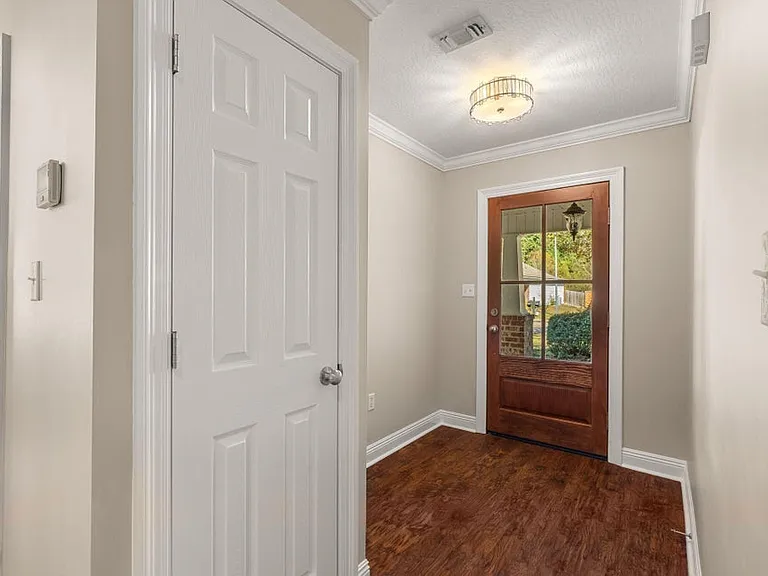 34 Clear Springs Ct — Photo 2