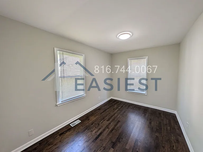 2402 S Claremont Ave — Photo 12