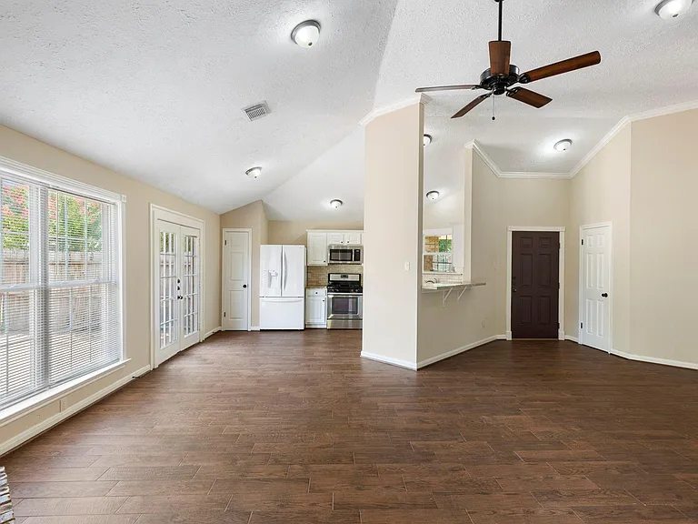 21435 Deerhaven Dr — Photo 8