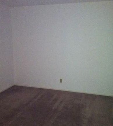 5th image of 220 Selwyn Dr APT 4
