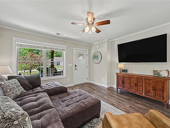 4th image of 488 Eddleman Rd