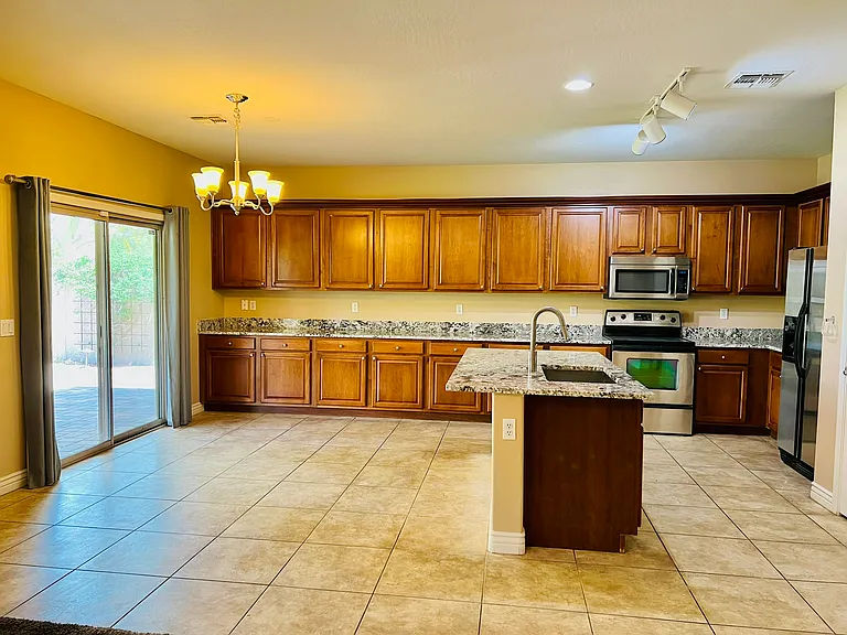 1326 E Macaw Dr — Photo 11