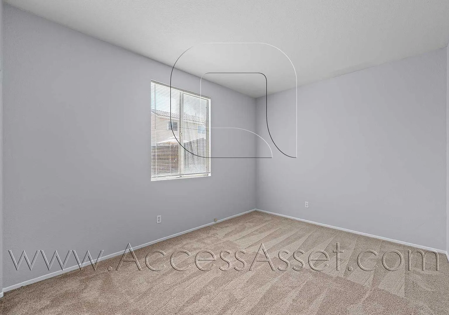 Spacious Single-Story 4-Bedroom Home with 3-Car Garage in Horsethief Canyon Ranch — Photo 3