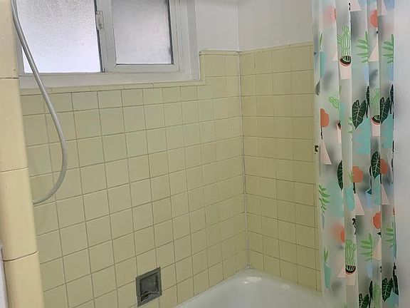 5th image of 2637 Agate Ct