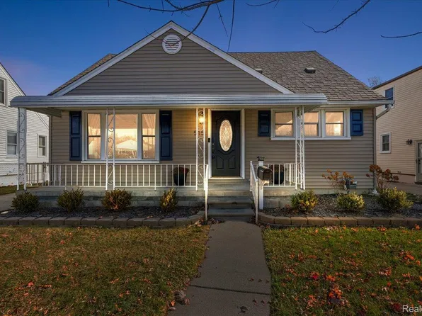 515 S Webik Ave, Clawson, MI 48017