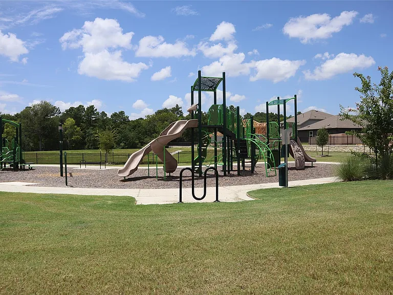 216 Lantana Ln — Photo 41