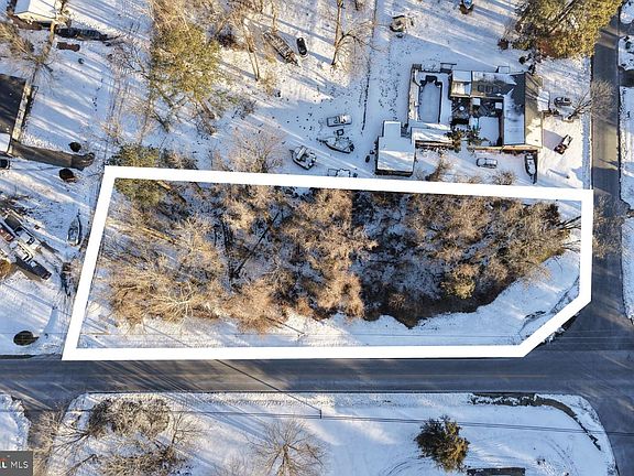 2nd image of Golden Beach Rd