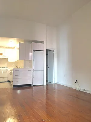 Rented by Town Residential | media 28