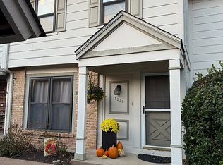 2370 Hidden Meadow Ln, Ballwin, MO 63021