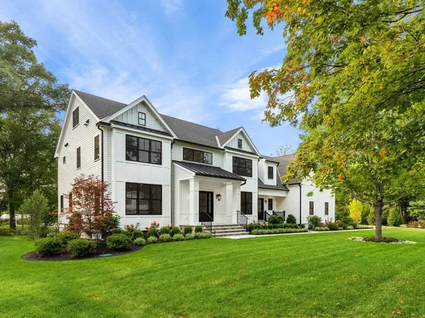 24 Fiske Rd, Lexington, MA 02420
