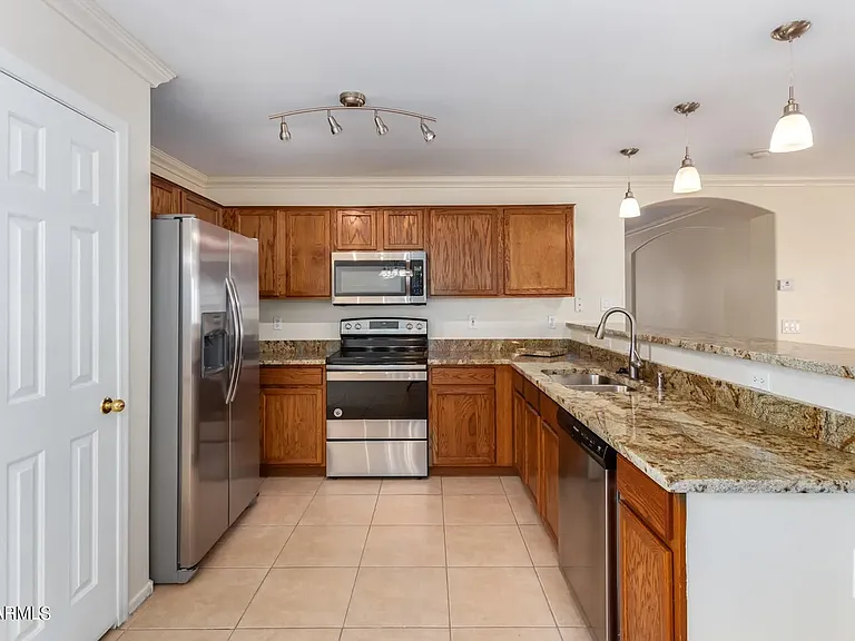 641 S 153rd Ln — Photo 14