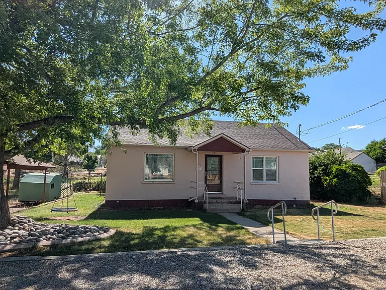 143 N 200 E — Photo 1
