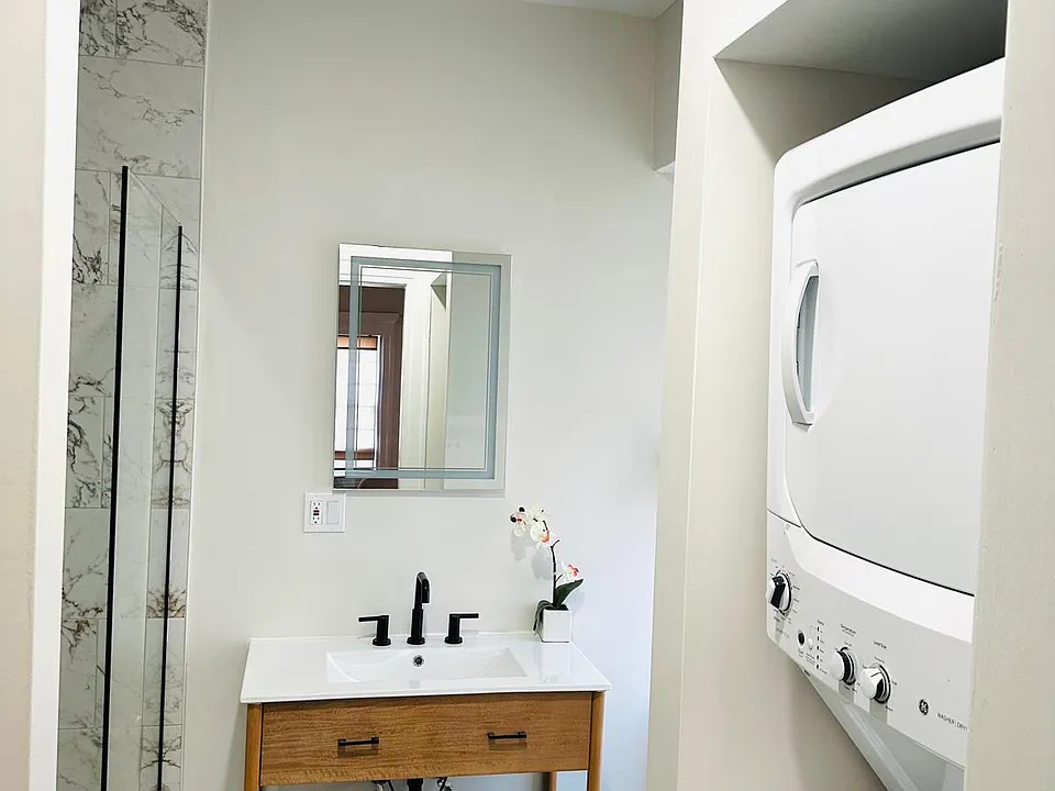 300 Summit Ave #1