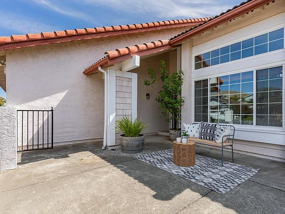 5th image of 860 Hanlon Way