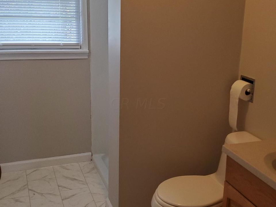 1st image of 390 Orchard Ln