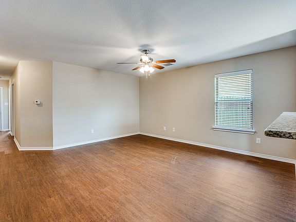 5th image of 1824 Village Park Trl