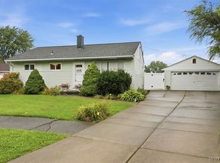 35 Coronet Dr, Tonawanda, NY 14150