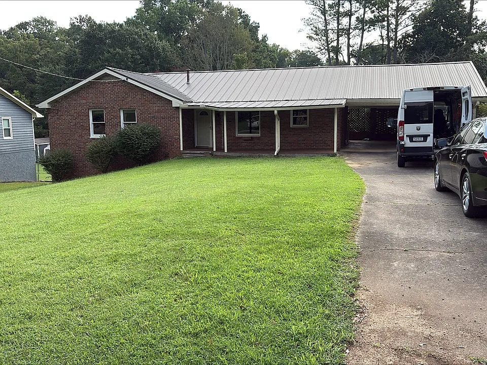 305 Fernbank Ct #A