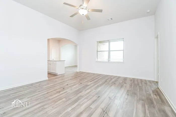 1017 Wheatfield Ln — Photo 15