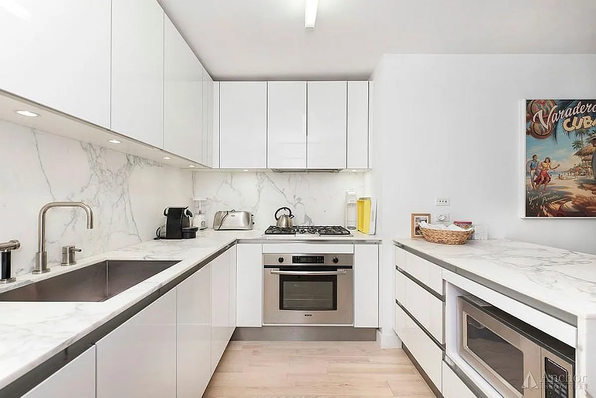 322 W 57th St APT 41K photo 1