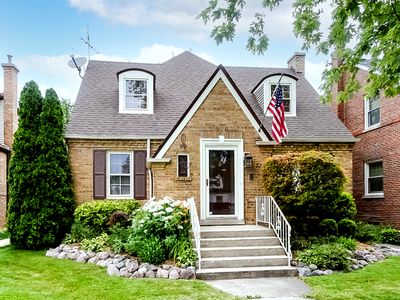 7312 W Greenleaf Ave, Chicago, IL, 60631