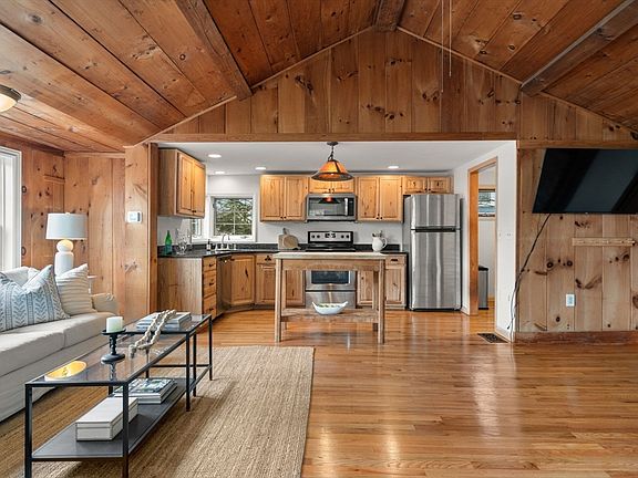 5th image of 14 Dogwood Rd