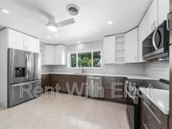 3140 Calle Largo Dr, Hollywood, FL 33021
