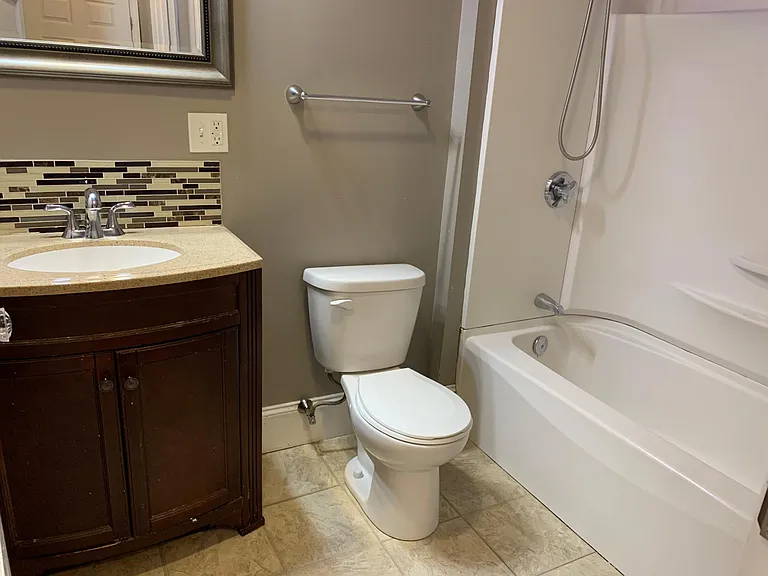 25 Arch St #1 — Photo 8