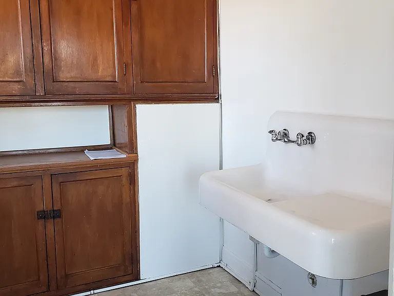 3227 W Lincoln Ave — Photo 7