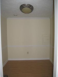 4th image of 4934 Farr Ave