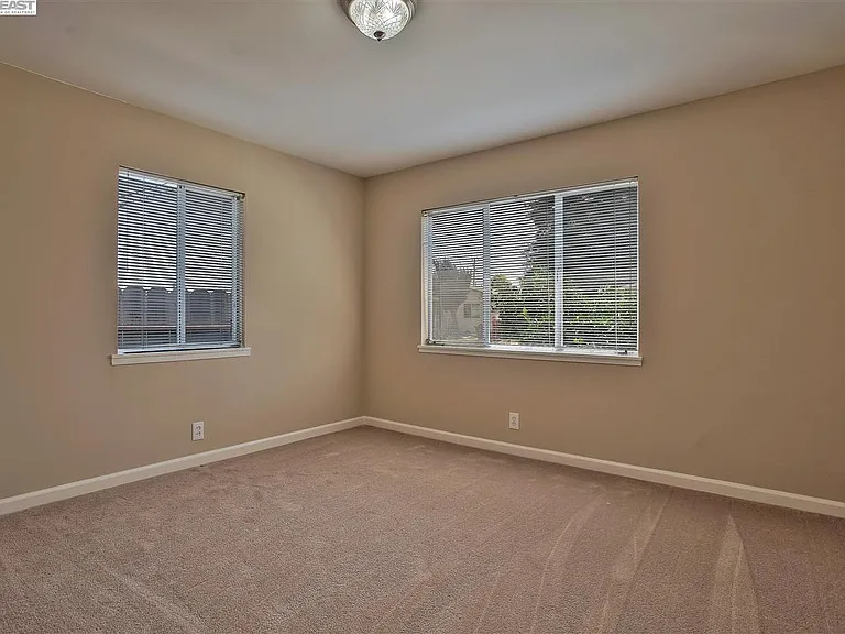 250 Medford Ave — Photo 7