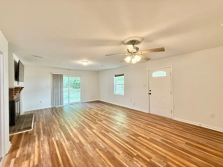 242 Pecan Rd — Photo 3