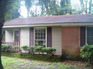 11 Arrowhead Ct, Savannah, GA 31406