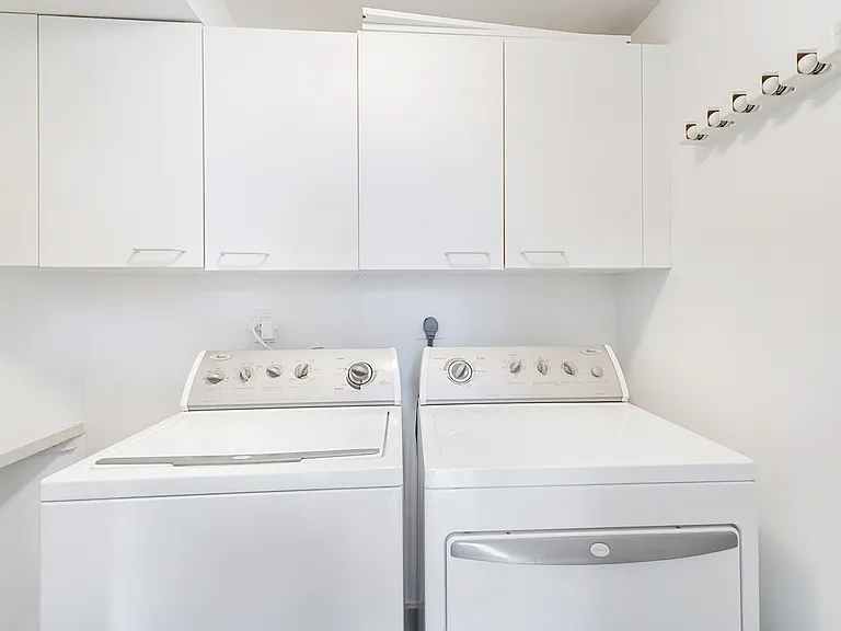 300 S Pointe Dr #405 — Photo 13