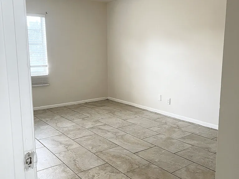 1911 N Haverhill Rd #11 — Photo 18