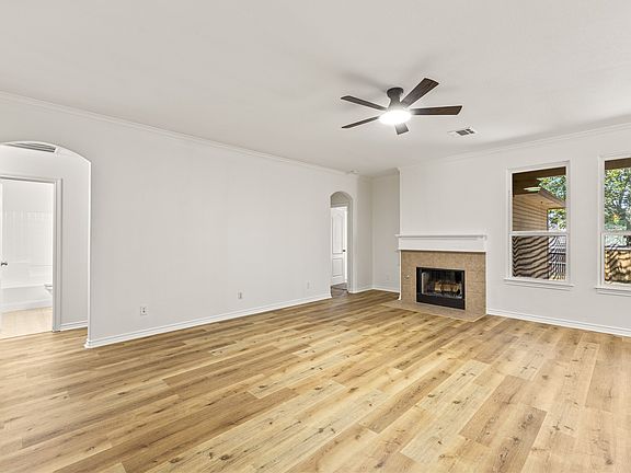 3rd image of 401 Hidden Knoll Dr