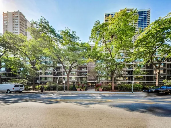 1555 N Sandburg Ter APT 209K, Chicago, IL 60610