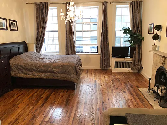 Rented by Town Residential | media 9